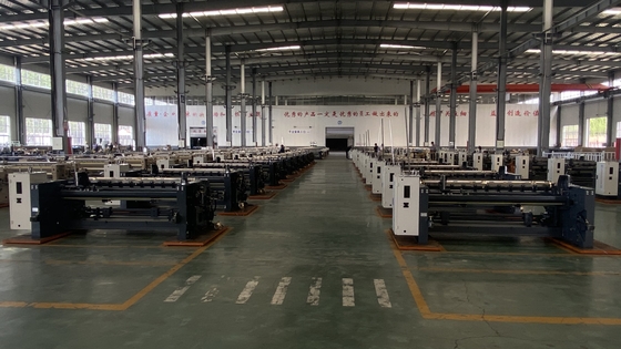 280cm สิ่งทอ Water Jet Looms Dobby 700 RPM ทอผ้าฝ้าย Polyester