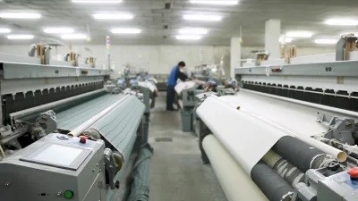 1000 รอบต่อนาทีเครื่องจักรไม่ทอ Plain Cam Dobby Shedding การทอผ้า Air Jet Loom