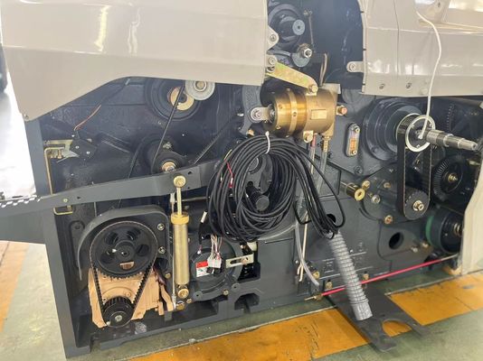 เครื่องทอผ้าทอด้วยน้ำเจ็ทความหนาแน่นสูงความเร็วสูงพร้อมลูกเบี้ยวสำหรับผ้าโพลีเอสเตอร์