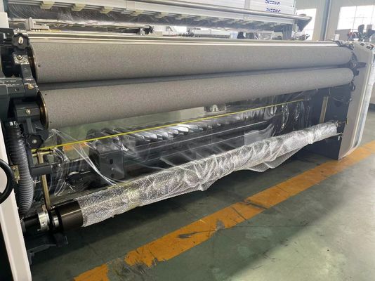 เครื่องทอผ้าทอด้วยน้ำเจ็ทความหนาแน่นสูงความเร็วสูงพร้อมลูกเบี้ยวสำหรับผ้าโพลีเอสเตอร์