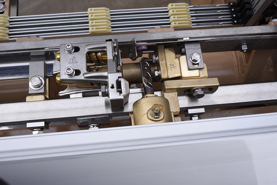 หัวฉีดเดี่ยว Air Jet Looms 3.8kw เครื่องทอผ้า Shuttleless ความเร็วสูง