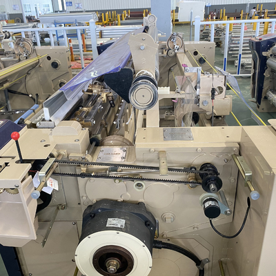 เครื่องทอผ้าอิเล็กทรอนิกส์ Cam 190 ซม. หัวฉีดคู่ Weft Feeder Water Jet Loom