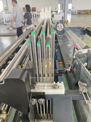หัวฉีดคู่ Electronic Dobby Loom 210cm เครื่องทอผ้า Water Jet Loom
